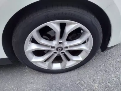 Renault Grand Scénic 2017 - 13750 EUR, 200000 km - AUTO.MOTO.pt - 200000km - foto 9 de 27