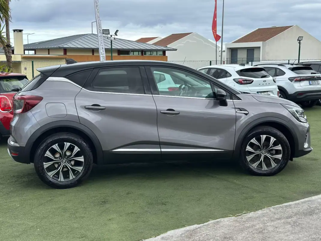 Renault Captur 2023 - 21990 EUR, 8000 km - AUTO.MOTO.pt - 8000km - foto 7 de 22