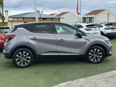 Renault Captur 2023 - 21990 EUR, 8000 km - AUTO.MOTO.pt - 8000km - foto 7 de 22