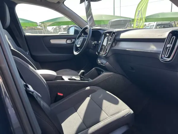 Volvo XC 40 2022 - 27947 EUR, 57500 km - AUTO.MOTO.pt - 57500km - foto 12 de 20