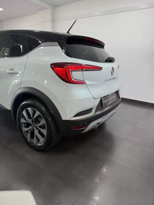 Renault Captur 2021 - 20000 EUR, 80000 km - AUTO.MOTO.pt - 80000km - foto 6 de 22