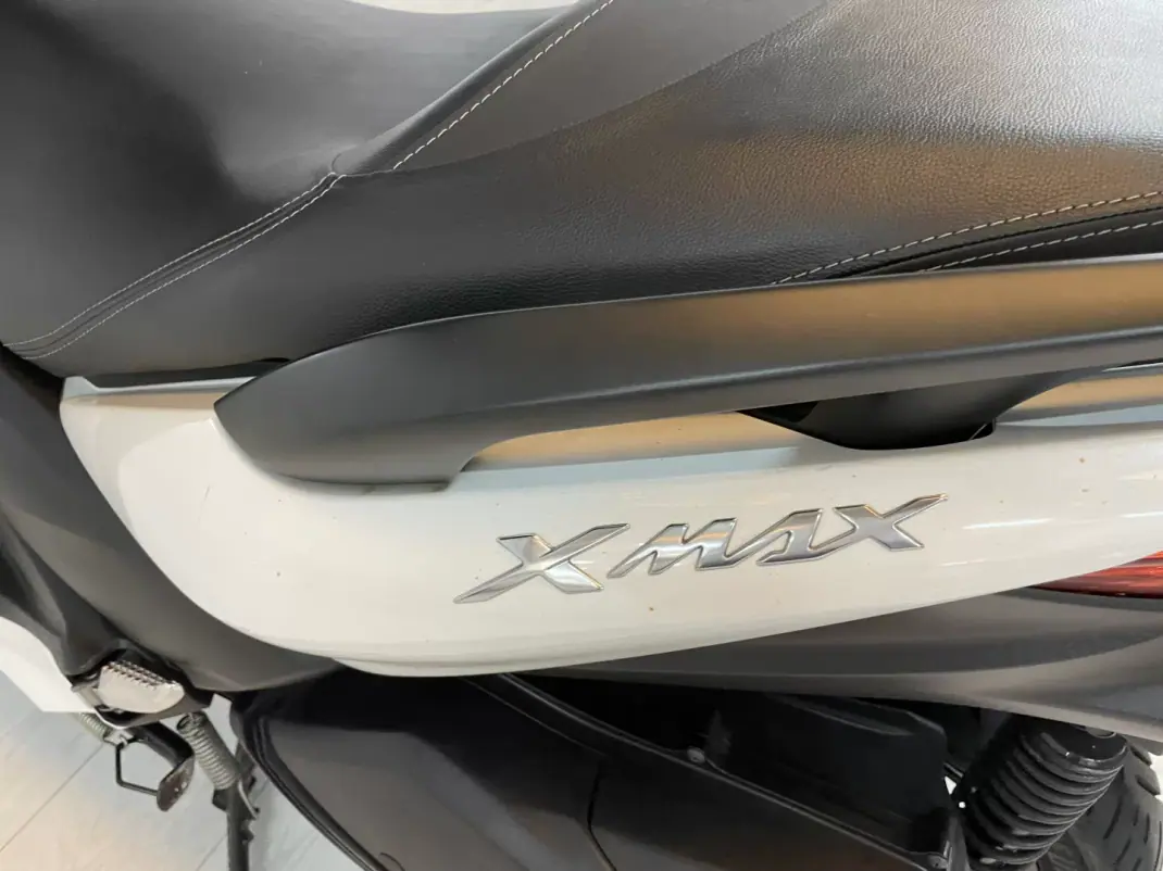 Yamaha XMAX 2017 - 3950 EUR, 9400 km - 9400km - foto 10 de 19