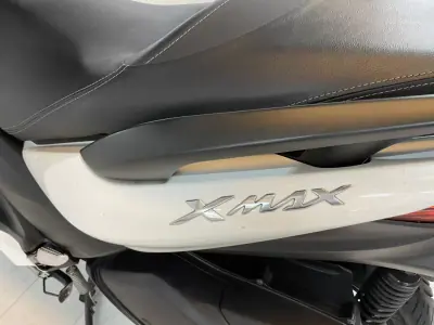 Yamaha XMAX 2017 - 3950 EUR, 9400 km - 9400km - foto 10 de 19
