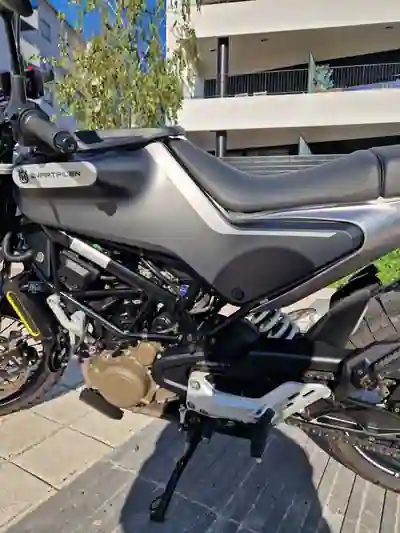 Husqvarna Svartpilen 125 2024 — foto 6 de 7