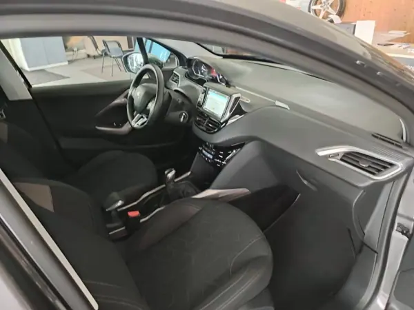 Peugeot 2008 2016 - 14900 EUR, 128000 km - AUTO.MOTO.pt - 128000km - foto 17 de 17