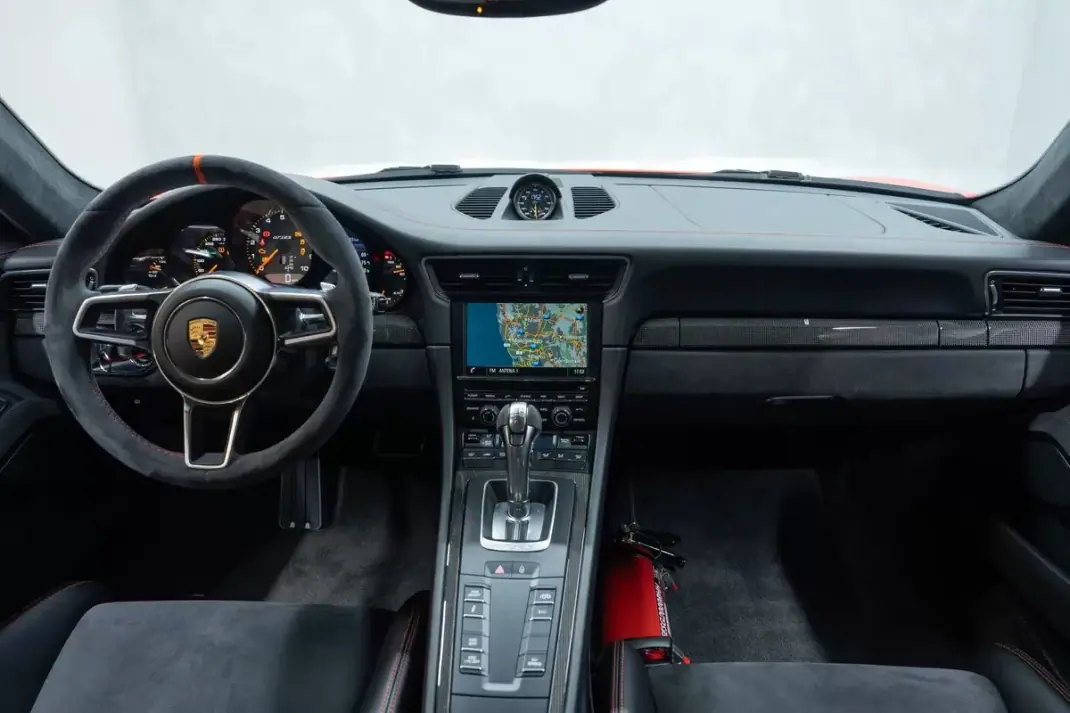 Porsche 911 2016 - 209950 EUR, 22000 km - AUTO.MOTO.pt - 22000km - foto 22 de 47