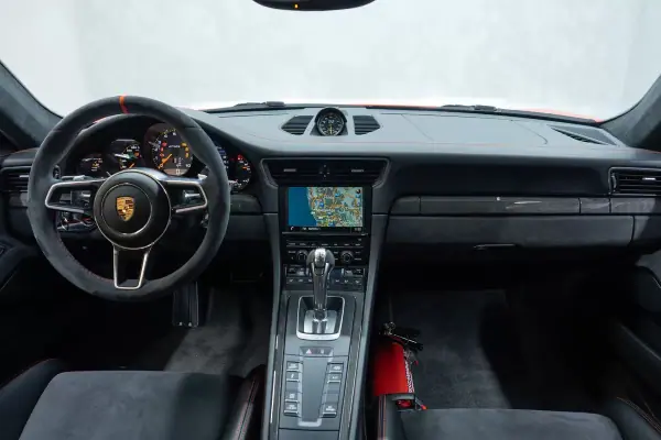 Porsche 911 2016 - 204950 EUR, 22000 km - AUTO.MOTO.pt - 22000km - foto 22 de 47