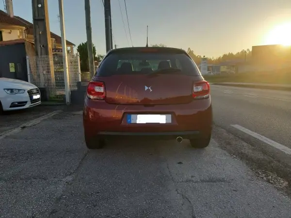 Citroën DS3 2010 - 8900 EUR, 175200 km - AUTO.MOTO.pt - 175200km - foto 9 de 47