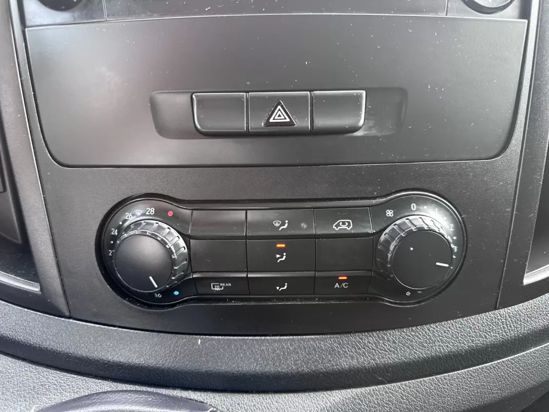 Mercedes-Benz Vito Tourer 2018 - 24900 EUR, 175000 km - AUTO.MOTO.pt - 175000km - foto 36 de 49