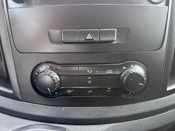 Mercedes-Benz Vito Tourer 2018 - 24900 EUR, 175000 km - AUTO.MOTO.pt - 175000km - foto 36 de 49