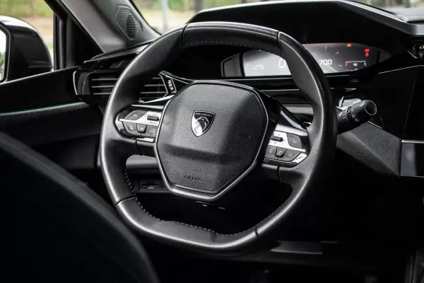 Peugeot 308 SW 2022 - 16900 EUR, 160869 km - AUTO.MOTO.pt - 160869km - foto 31 de 38