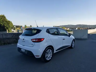 Renault Clio VAN 1.5 Blue DCi AIR NAV 2017 - 8990 EUR, 231000 km - AUTO.MOTO.pt - 231000km - foto 7 de 26