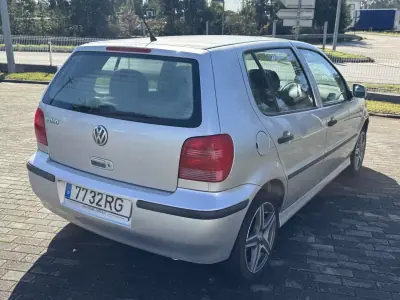 Volkswagen Polo 2001 - 2750 EUR, 146000 km - AUTO.MOTO.pt - 146000km - foto 7 de 18