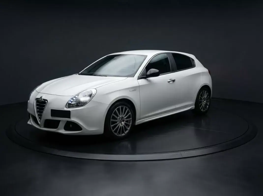 Alfa Romeo Giulietta 2011 - 9990 EUR, 177008 km - AUTO.MOTO.pt - 177008km - foto 2 de 18