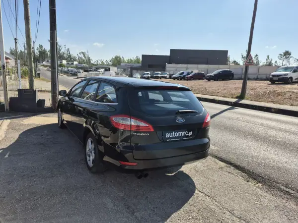 Ford Mondeo SW 2010 - 7400 EUR, 217000 km - AUTO.MOTO.pt - 217000km - foto 4 de 33