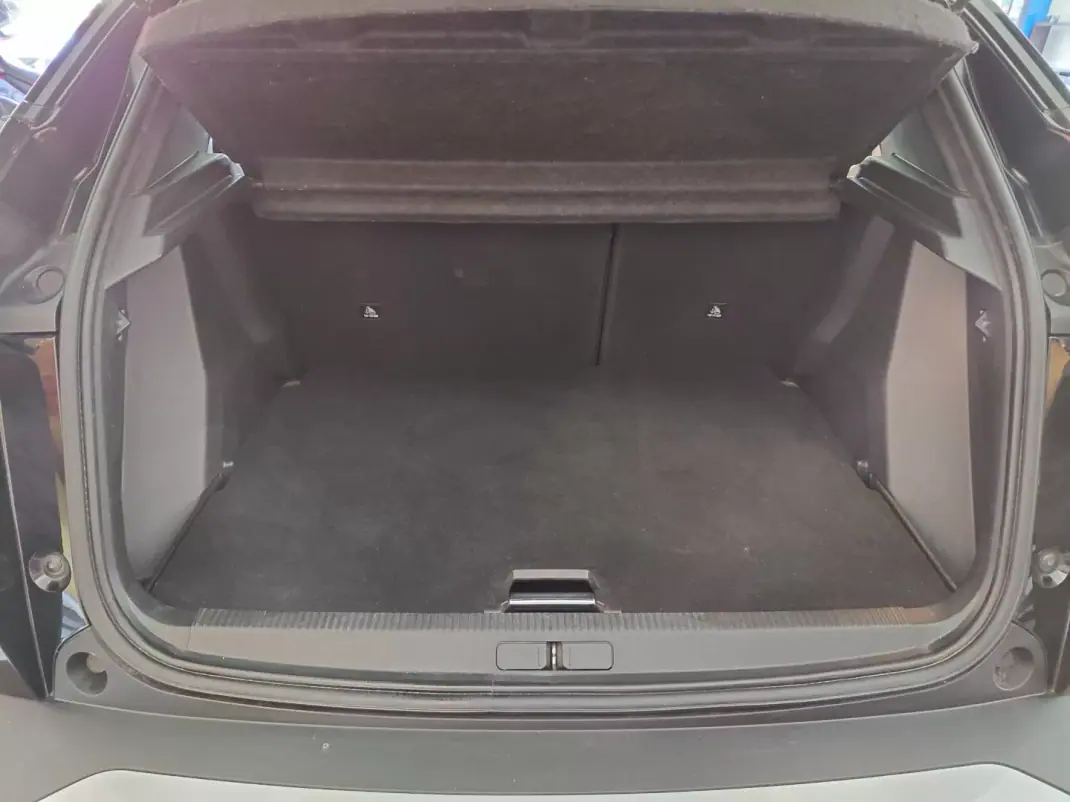 Peugeot 2008 2021 - 15900 EUR, 98000 km - 98000km - foto 6 de 23