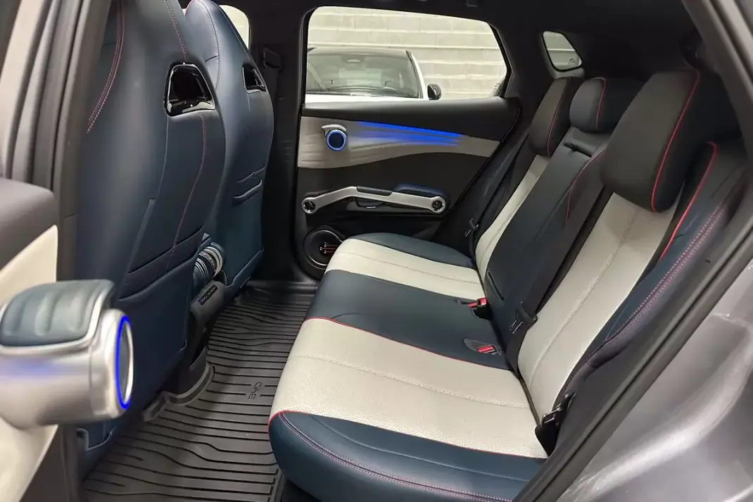 BYD Atto 3 2023 - 27950 EUR, 7718 km - AUTO.MOTO.pt - 7718km - foto 58 de 60