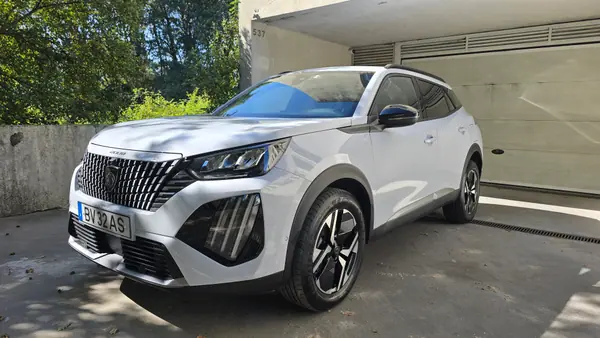 Peugeot 2008 1.2 Allure PureTech 2025 Gasolina