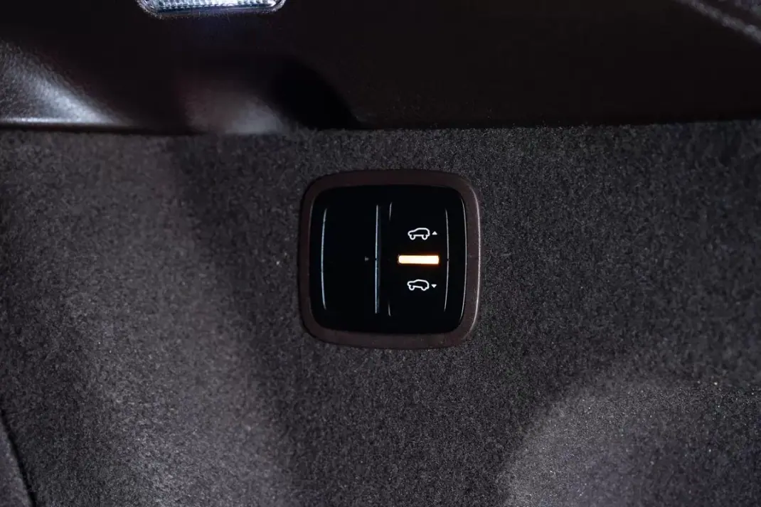 Porsche Macan 2016 - 49950 EUR, 131000 km - AUTO.MOTO.pt - 131000km - foto 12 de 53