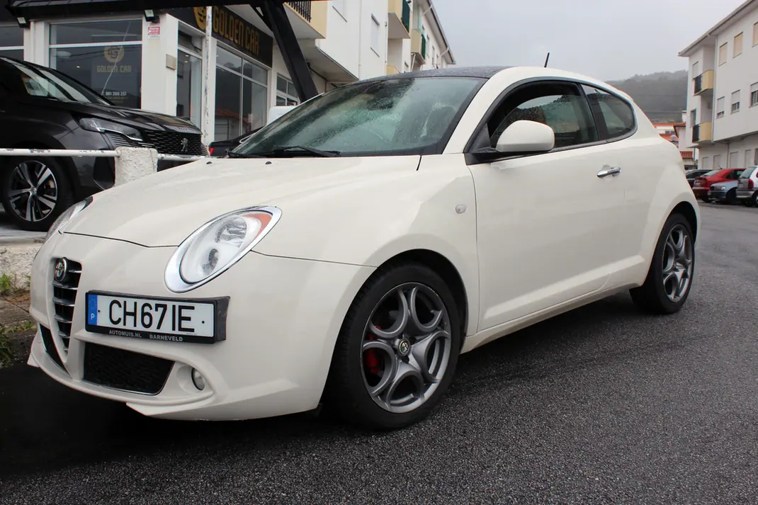 Alfa Romeo MiTo 2012 - 6700 EUR, 119200 km - AUTO.MOTO.pt - 119200km - foto 13 de 30