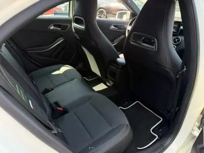 Mercedes-Benz A 180 2017 - 17900 EUR, 145000 km - AUTO.MOTO.pt - 145000km - foto 13 de 14