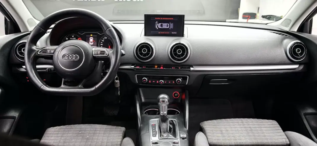 Audi A3 Limousine 2014 - 19900 EUR, 164761 km - 164761km - foto 34 de 40