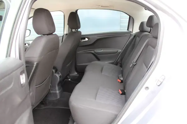 Citroën C-Elysée 2019 - 9750 EUR, 118000 km - AUTO.MOTO.pt - 118000km - foto 14 de 21