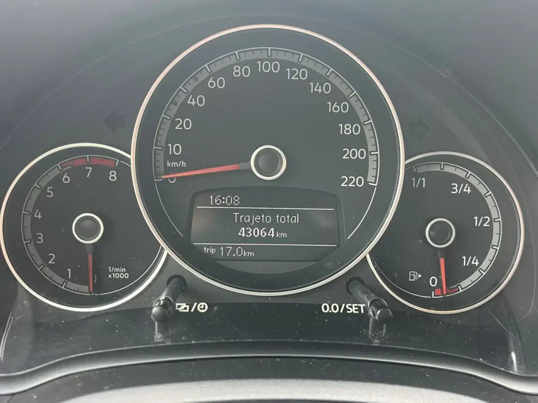 Volkswagen Up! 2024 - 13750 EUR, 43064 km - 43064km - foto 7 de 7