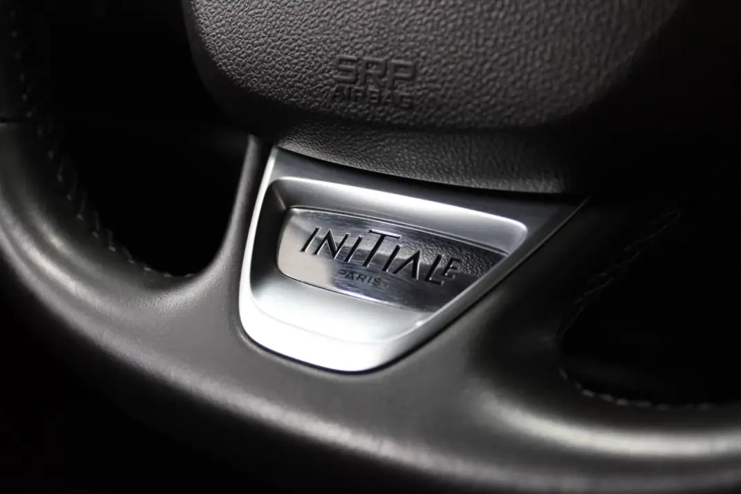 Renault Espace 2017 - 17900 EUR, 171000 km - AUTO.MOTO.pt - 171000km - foto 11 de 31