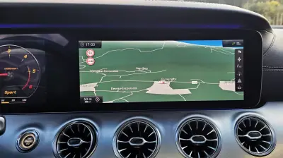 Mercedes-Benz E 220 2017 - 34999 EUR, 180000 km - AUTO.MOTO.pt - 180000km - foto 9 de 45