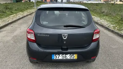Dacia Sandero 2016 - 5950 EUR, 150000 km - AUTO.MOTO.pt - 150000km - foto 8 de 15