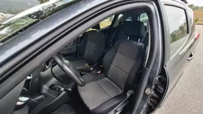 Peugeot 207 SW 2008 - 7550 EUR, 104700 km - 104700km - foto 8 de 10