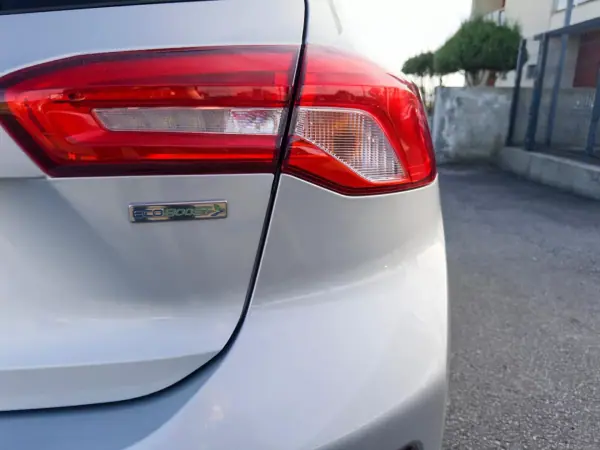 Ford Focus 2018 - 12990 EUR, 90000 km - AUTO.MOTO.pt - 90000km - foto 10 de 36