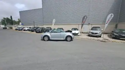 Volkswagen New Beetle Cabriolet 2004 - 9890 EUR, 127830 km - AUTO.MOTO.pt - 127830km - foto 35 de 48