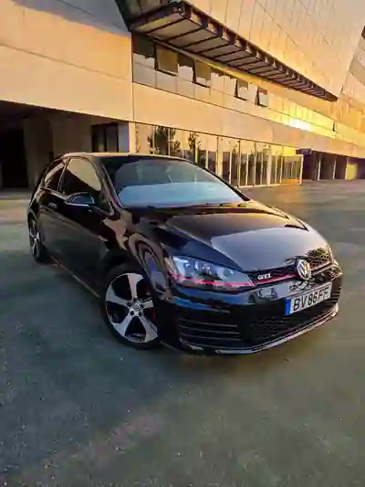 Volkswagen Golf 2013 - 16390 EUR, 196000 km - AUTO.MOTO.pt - 196000km - foto 4 de 12