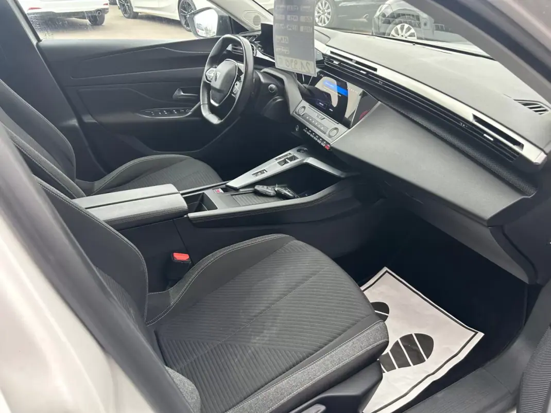 Peugeot 308 SW 2022 - 21990 EUR, 99000 km - AUTO.MOTO.pt - 99000km - foto 10 de 17