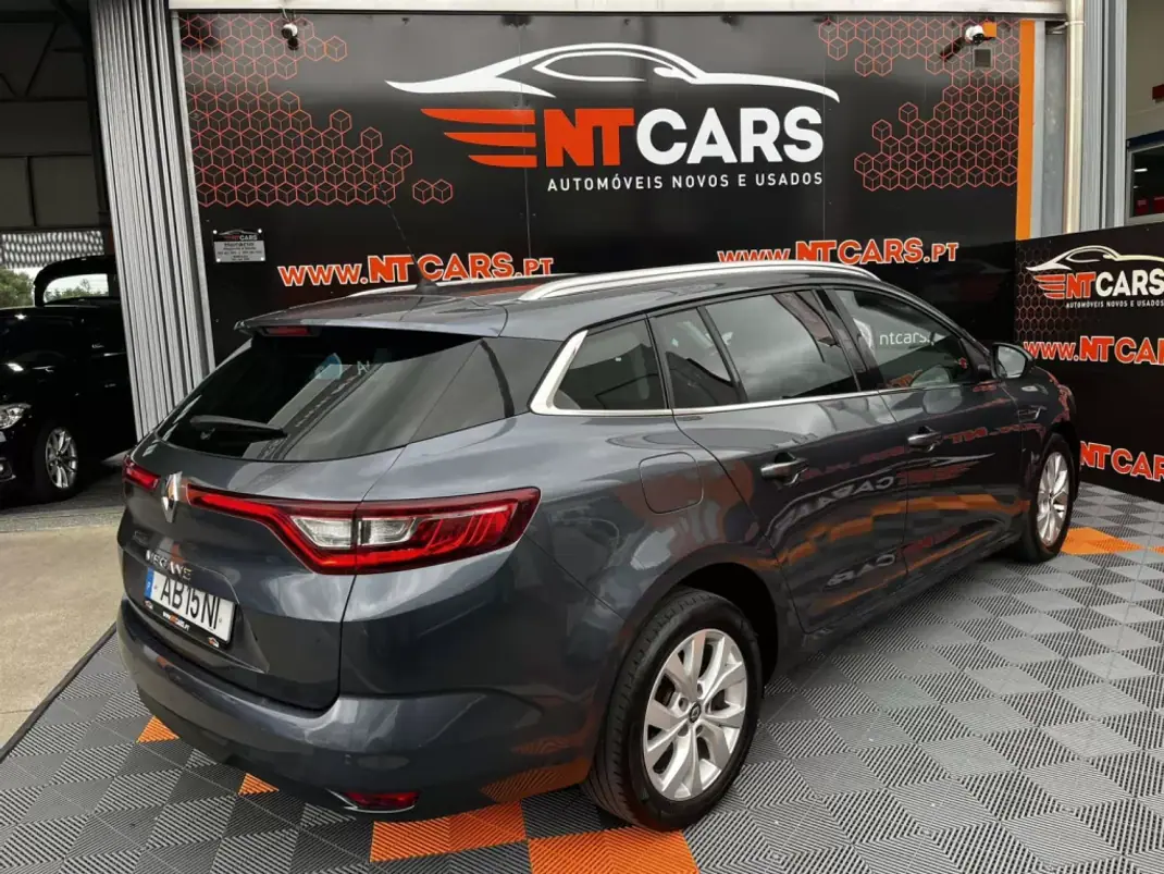 Renault Mégane Sport Tourer 2020 - 15900 EUR, 152047 km - 152047km - foto 2 de 19