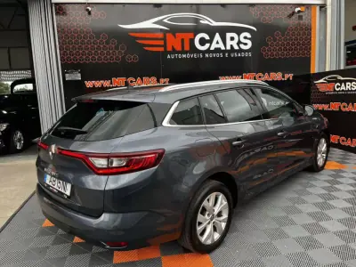 Renault Mégane Sport Tourer 2020 - 16900 EUR, 152047 km - AUTO.MOTO.pt - 152047km - foto 2 de 19