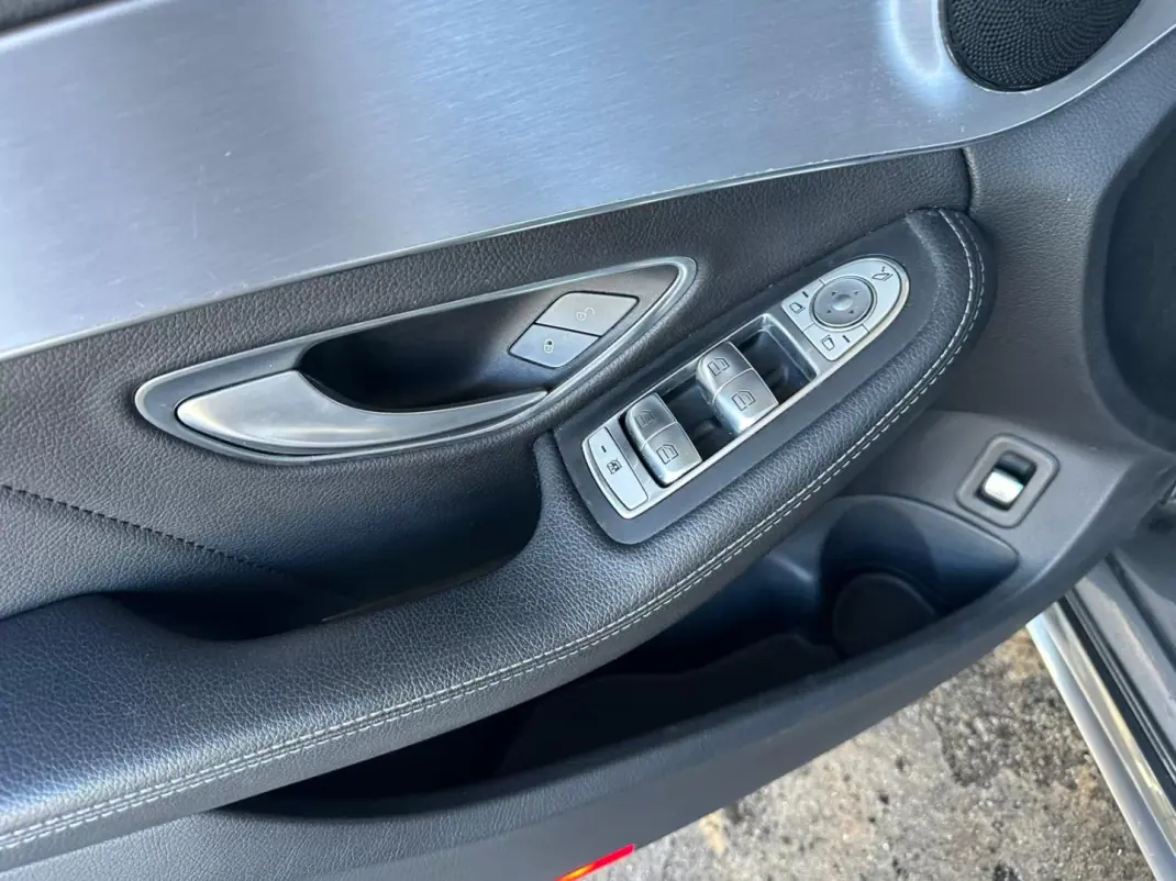 Mercedes-Benz C 220 2017 - 27900 EUR, 142254 km - AUTO.MOTO.pt - 142254km - foto 24 de 31