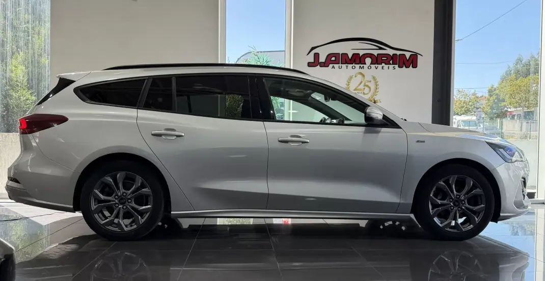 Ford Focus SW 2022 - 13999 EUR, 112017 km - 112017km - foto 9 de 32