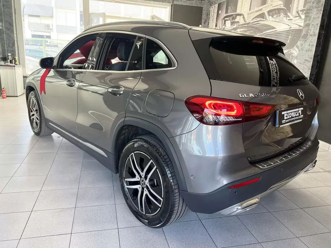Mercedes-Benz GLA 250 2022 - 26800 EUR, 127540 km - 127540km - foto 3 de 23