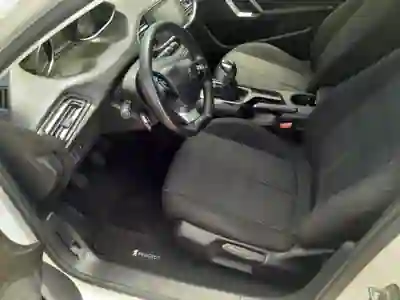 Peugeot 308 SW 2014 - 9000 EUR, 137000 km - AUTO.MOTO.pt - 137000km - foto 6 de 21