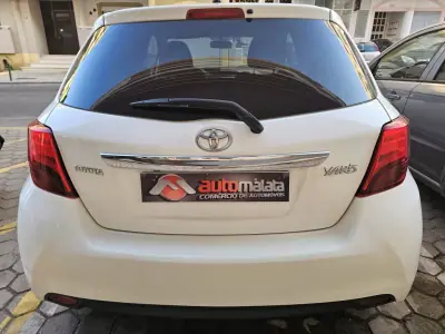 Toyota Yaris 2015 - 9900 EUR, 135279 km - 135279km - foto 11 de 12