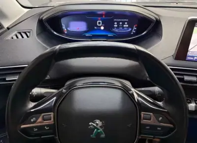 Peugeot 3008 2016 - 13999 EUR, 126514 km - AUTO.MOTO.pt - 126514km - foto 9 de 22
