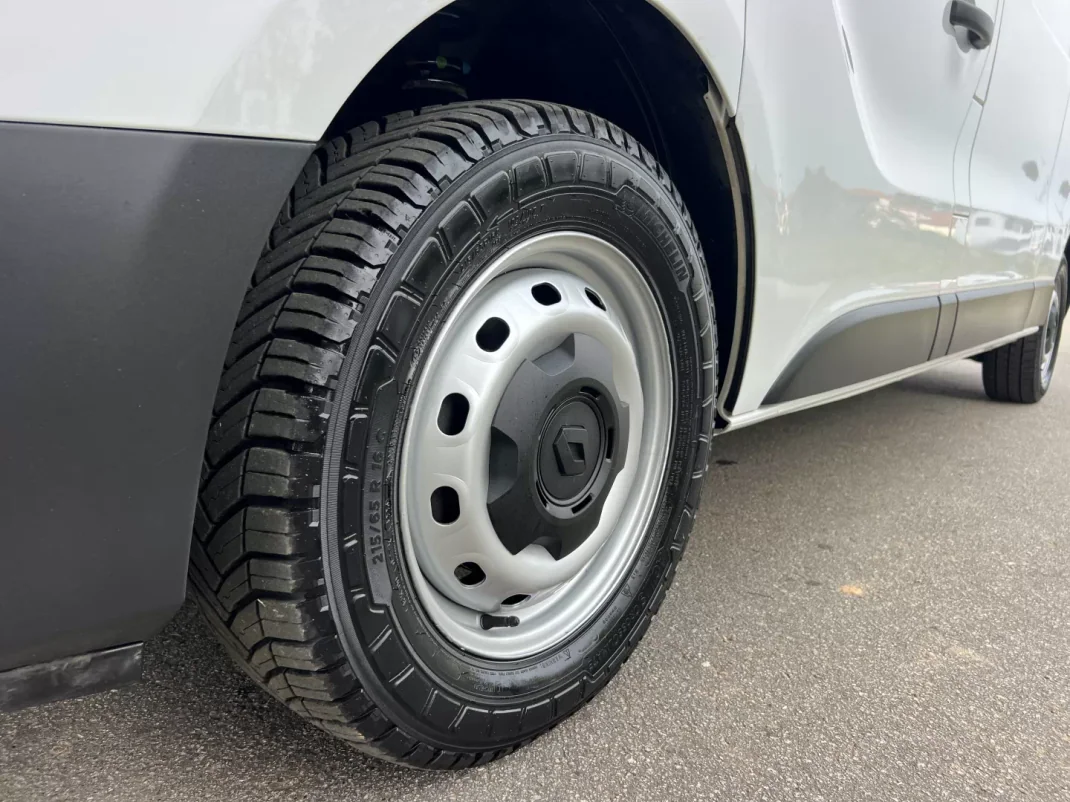 Renault TRAFIC 2.0 BlueDci L2H1 Longa Grand Confort 130 cv GPS 2022 - 21350 EUR, 46000 km - AUTO.MOTO.pt - 46000km - foto 33 de 34