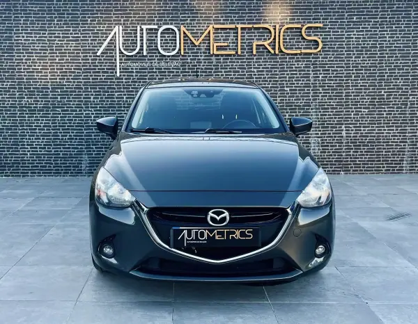 Mazda 2 2016 - 10900 EUR, 140000 km - AUTO.MOTO.pt - 140000km - foto 4 de 12
