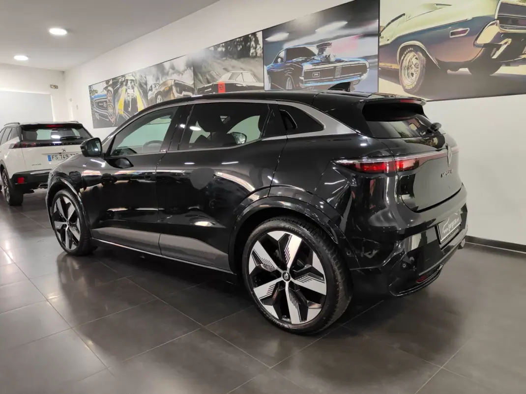 Renault Mégane E-Tech 2022 - 27990 EUR, 40000 km - AUTO.MOTO.pt - 40000km - foto 23 de 47
