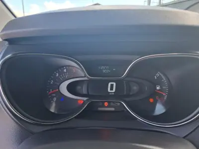 Renault Captur 2018 - 13500 EUR, 113500 km - AUTO.MOTO.pt - 113500km - foto 19 de 29