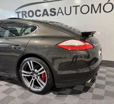 Porsche Panamera 2011 - 36900 EUR, 197360 km - AUTO.MOTO.pt - 197360km - foto 25 de 60