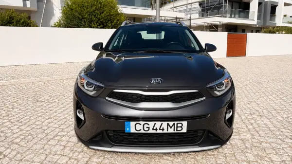 Kia Stonic 2020 - 13500 EUR, 94712 km - AUTO.MOTO.pt - 94712km - foto 3 de 16